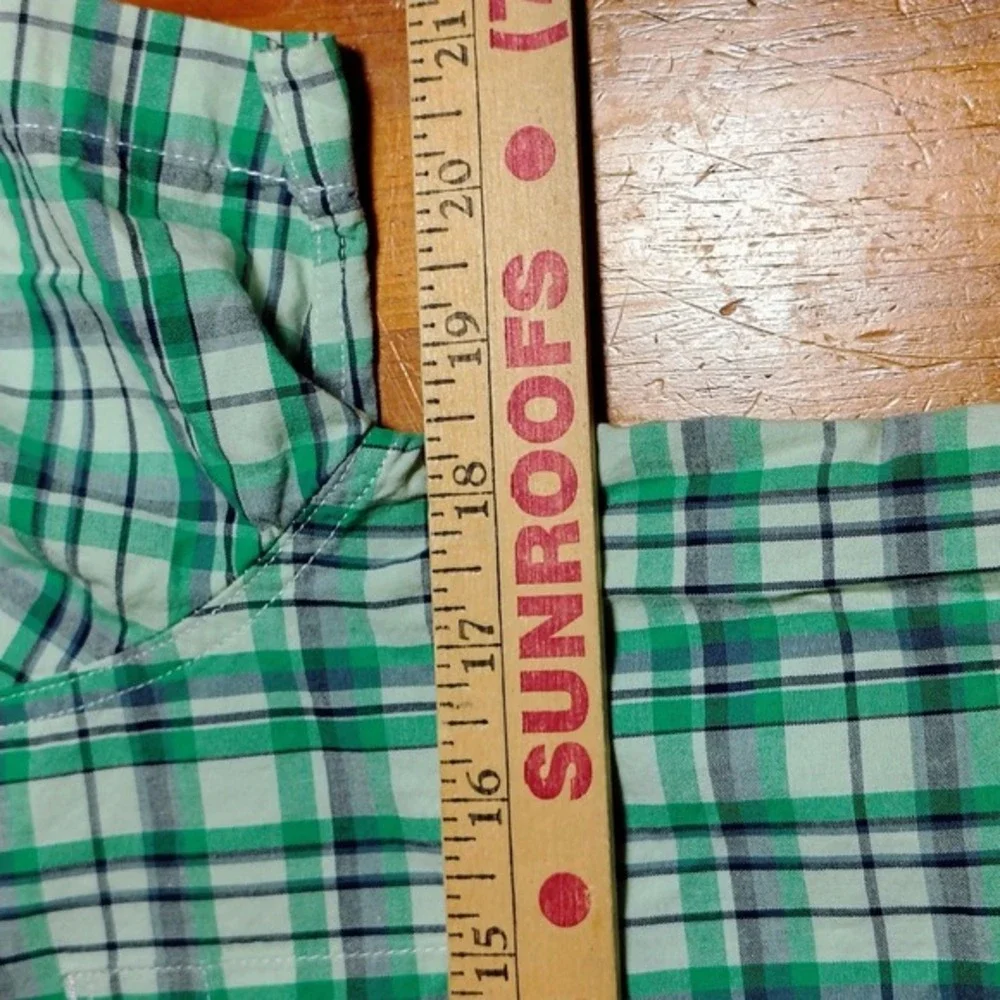 GapKids Boys XXL Short Sleeve‎ Button Up Plaid Shirt Green White Casual